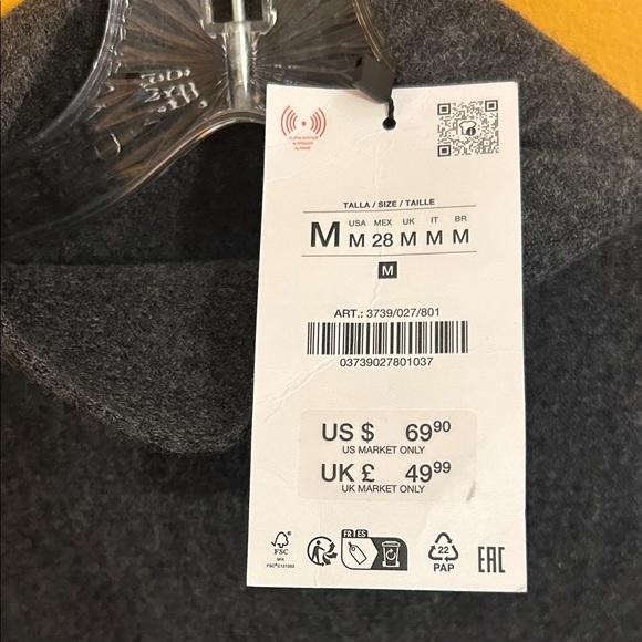 Gorgeous Dark Gray Poncho by Zara - Picture 3 of 5